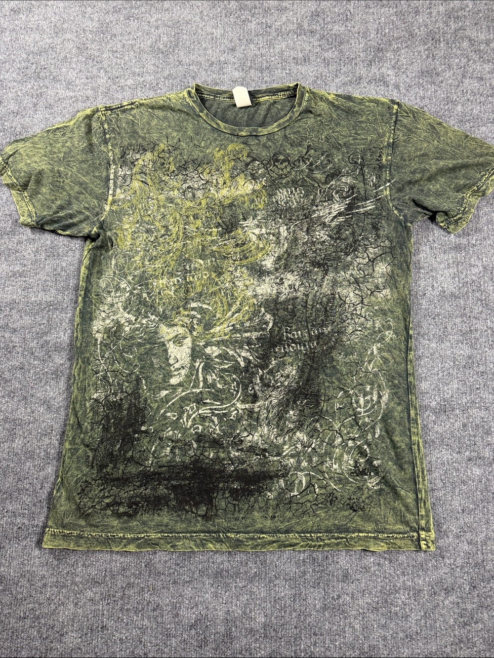 Vintage Y2K Mens T Shirt Crewneck Graphic Green Metal